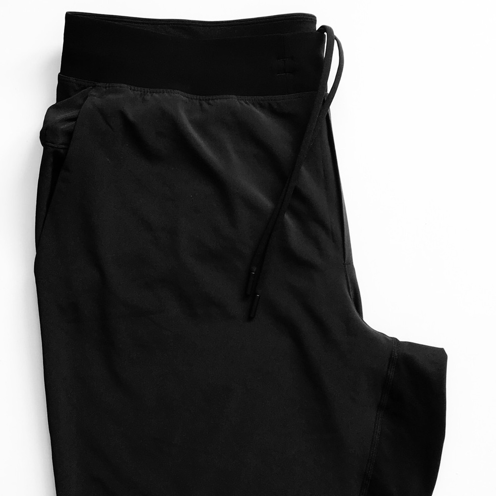 Lululemon / Black Athletic Shorts